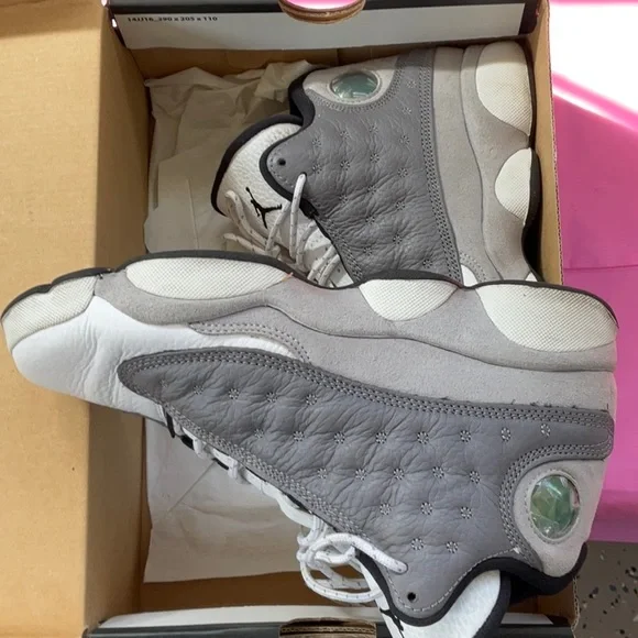 USED- Air Jordan 13 retro - Picture 2 of 5